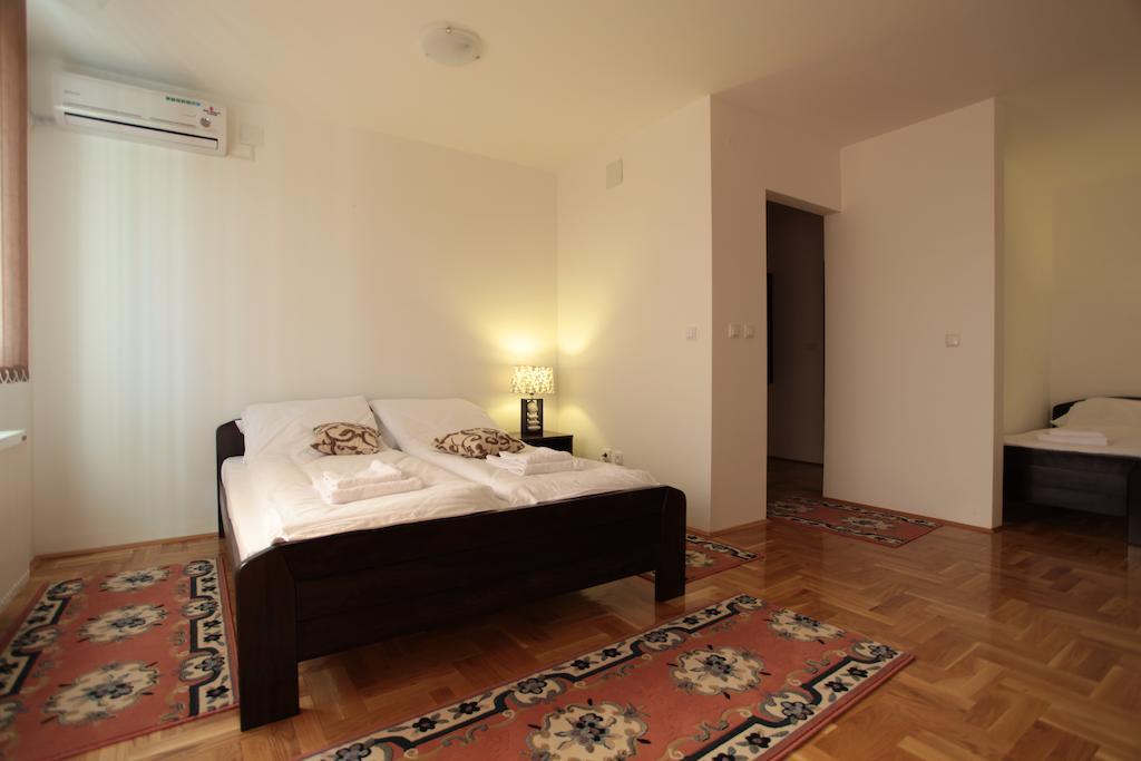 Hostel Royal Obrenovac  Kamer foto