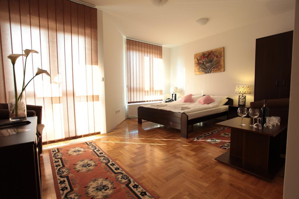 Hostel Royal Obrenovac  Kamer foto