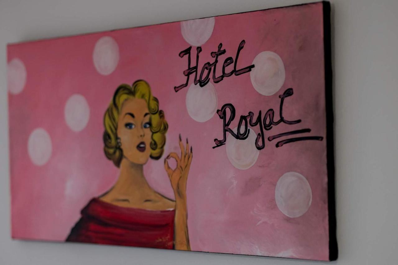Hostel Royal Obrenovac  Buitenkant foto